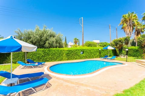 Villa Fostira: Large Private Pool, Walk to Beach, A/C, WiFi, Eco-Friendly                            Apartment in Poli Crysochous