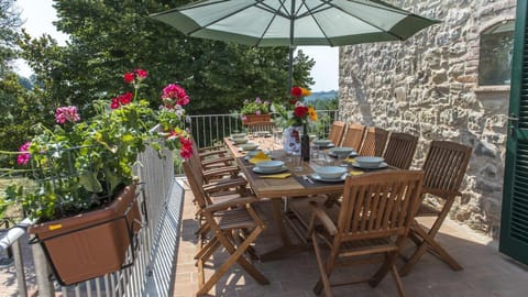 Casa Elia 4+2 in Palazzone Apartment in Umbria