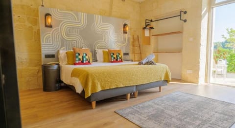 Le Chateau de Candes, sa Tour et ses Suites. Hotel in Centre-Val de Loire