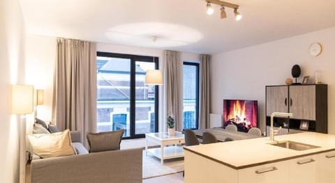 SuitesRus near Diamond District Hotel in Antwerp