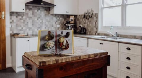 Cottage on Groom - St Marys Charm and Convenience! Vacation rental in Tasmania