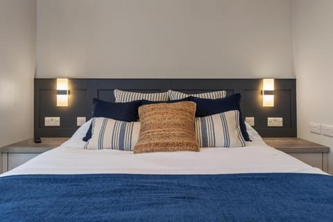 Golwg Y Môr - Sea View Cottage with Hot Tub Vacation rental in Saundersfoot