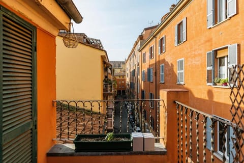 Studio Malcontenti con Terrazzo by Wonderful Italy Apartment in Bologna