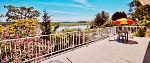 Appart T4*Terrasse Vue/Loire*Jardin*Parking Privé Apartment in Blois