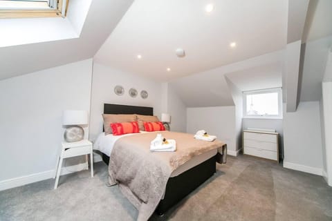 Entire house - 14 Helena House Lux Apartment Apartment in Reading