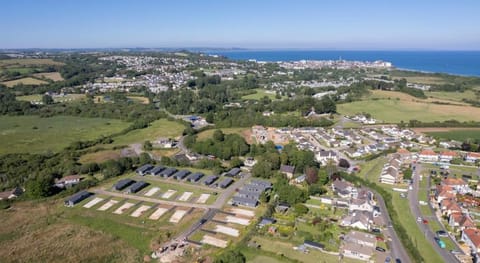 Dewin Bach - Luxury Lodge, Hot Tub, Close to Beach Apartment in Saint Florence