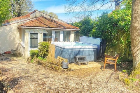 La maison du bien être : Nature + jacuzzi Vacation rental in Île-de-France