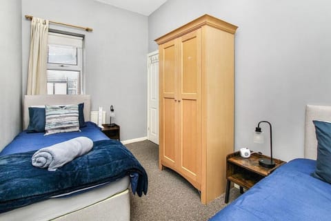 City Centre 3 Bed House for Large Groups Vacation rental in Liverpool