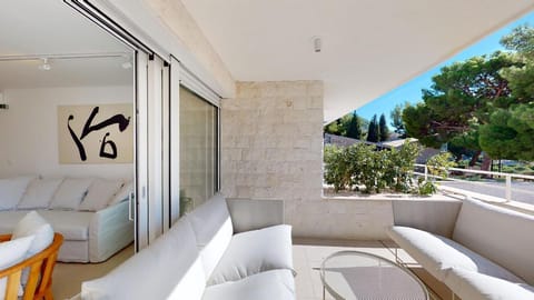 Villa Zoe: Two-Bedroom Apartment - Private Pool  Apartment in Komiža