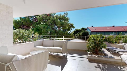 Villa Zoe: Two-Bedroom Apartment - Private Pool  Apartment in Komiža