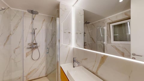 Villa Zoe: One-Bedroom Apartment - Private Pool  Apartment in Komiža