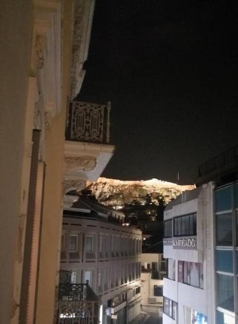 Elegant apartment under the Acropolis Apartment in Plaka