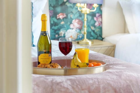 Canal View Apartment - City Centre - Free Parking Apartment in Northampton