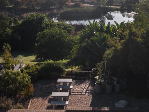 Avemore Olive Apartment - full Backup power Apartment in Stellenbosch