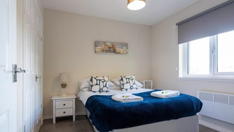 1 BDR Flat At Caledonia Luxe Stays Short Lets & Serviced Accommodation Alloa Vacation rental in Scotland