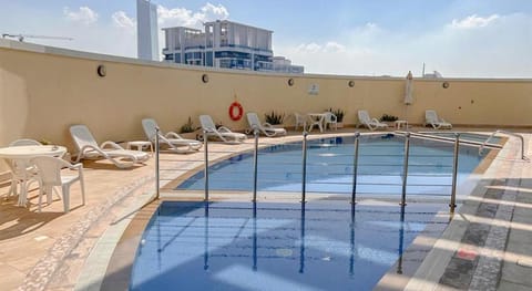 Cosmos Living Luxurious Studio Near Dubai Marina Apartment in Dubai