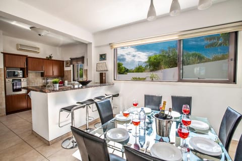 Protaras Holiday Villa Av6 Hotel in Protaras