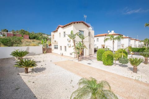 Protaras Holiday Villa Av6 Hotel in Protaras