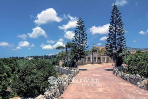 Fabulous Villa In Coral Bay Near Beach, Amenities Villa in Peyia