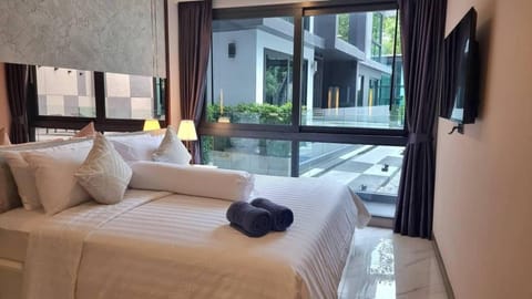 B207-Hi-Ended Pool Access 1br 300m 2 Ao Nang Beach Apartment in Krabi Changwat