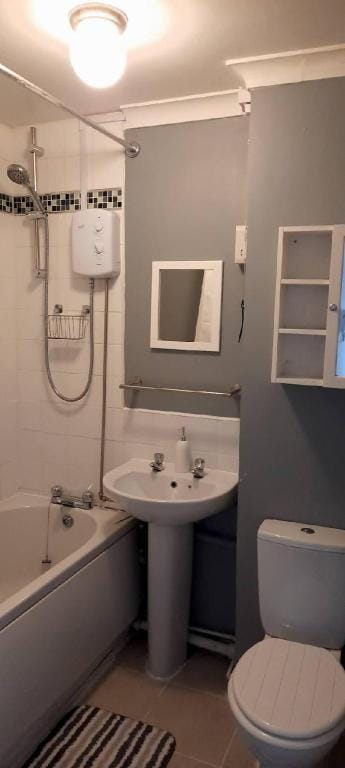 Classic 2 Bedroom Apartment close town Centre Apartment in Corby