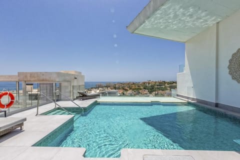 Luca in Fuengirola with 2 bedrooms and 2 bathrooms Apartment in Fuengirola