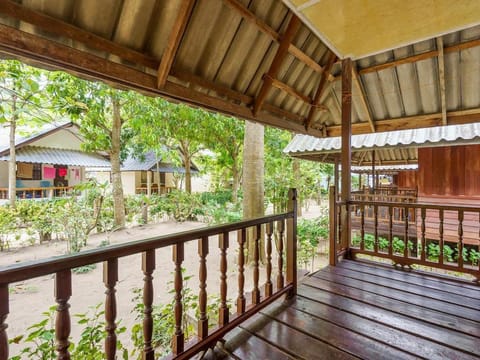 SB Fan Bungalow : 3 Pax (A4) Vacation rental in Ko Tao