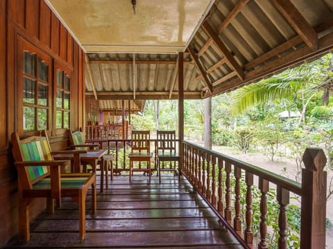 SB Fan Bungalow : 3 Pax (A5) Vacation rental in Ko Tao