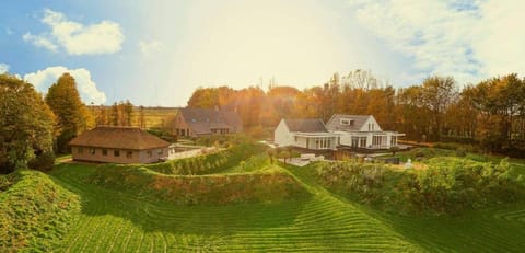 Unieke grote villa met XXL JACUZZI max 16 personen Villa in Ouddorp