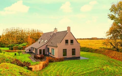 Rustieke villa op Landgoed Hermitage Villa in Ouddorp