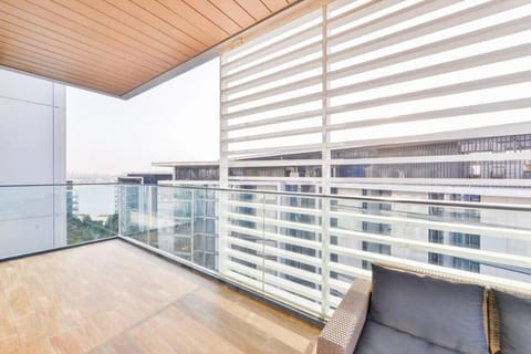 Luxurious Oasis ~ Breathtaking Views ~ King Beds Apartment in Dubai