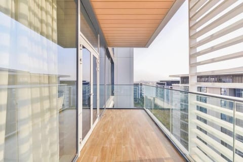 Luxurious Oasis ~ Breathtaking Views ~ King Beds Apartment in Dubai