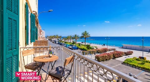 Appartamento fronte mare a Ospedaletti by Wonderful Italy Apartment in Liguria