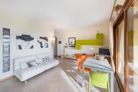 Poggio Picedo P1/32 by Wonderful Italy Apartment in Lake Garda