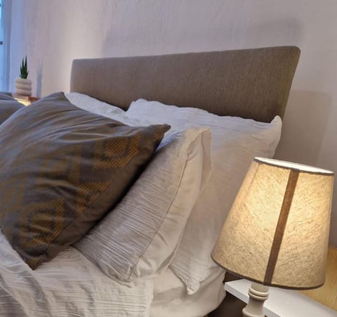 Spacious 1 Br Near Lincoln City Centre Amenities Apartment in Lincoln