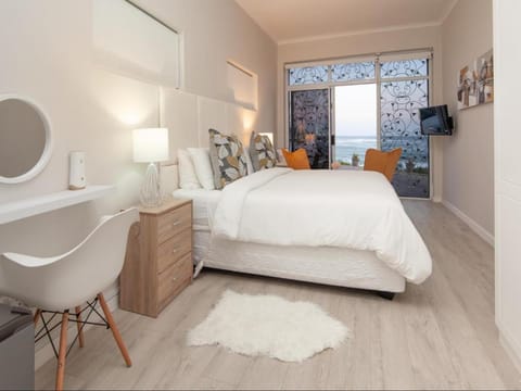 Absolute Ocean Boutique Guesthouse Bed and Breakfast in Hermanus