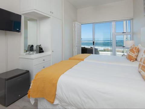 Absolute Ocean Boutique Guesthouse Bed and Breakfast in Hermanus
