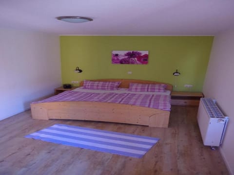 Ferienwohnung direkt am Hafen in Fehmarn-Orth Apartment in Ostholstein