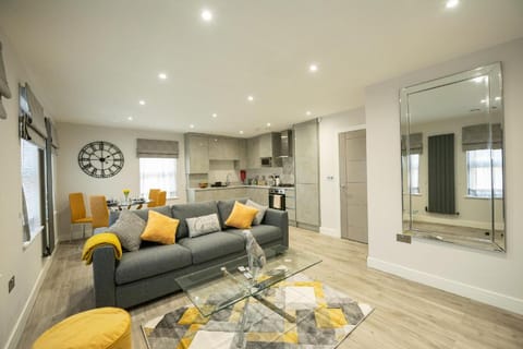 Chester House Apartment in Reading