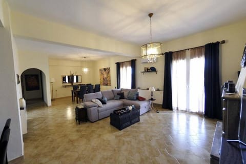 The Four Seasons House/ City Villa w/ Pool   Villa in Corfu