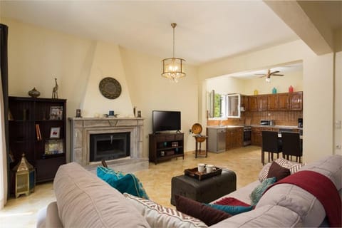 The Four Seasons House/ City Villa w/ Pool   Villa in Corfu