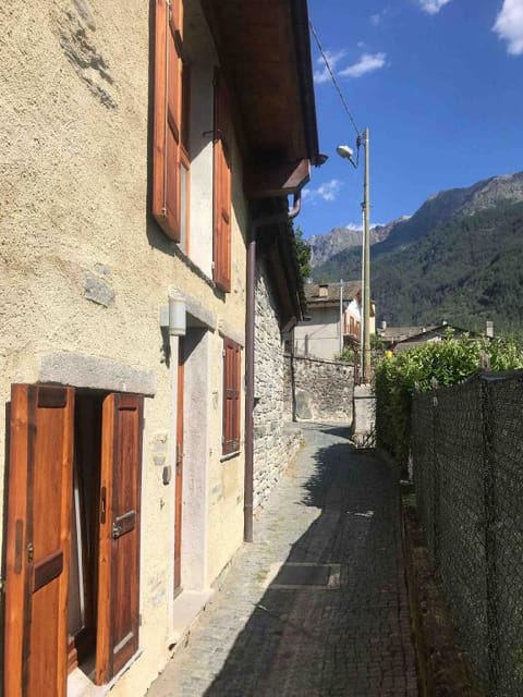 Casa in borgo a Chiesa V. - Vicino funivia - Fata9 Vacation rental in Province of Brescia