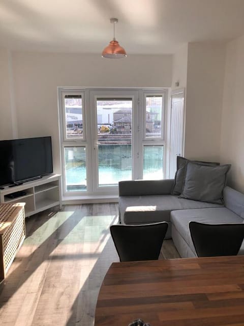 Raphael Heights Apartment in Newport