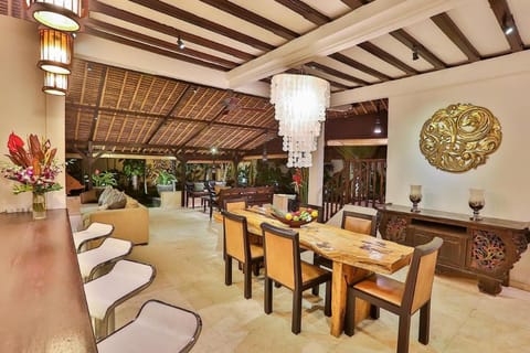 Villa Champagne Villa in Kuta