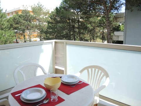 Flat 100mt from the beach with sunny balcony Apartment in Bibione