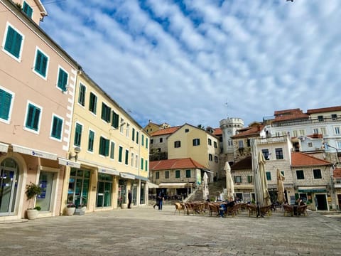 Old town charming two-level Apartment Herceg-Novi Apartment in Montenegro