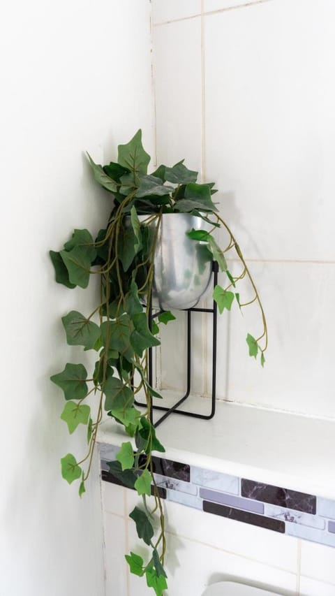 3 BDR House At Caledonia Luxe Stays Short Lets & Serviced Accommodation Airdrie Vacation rental in Airdrie