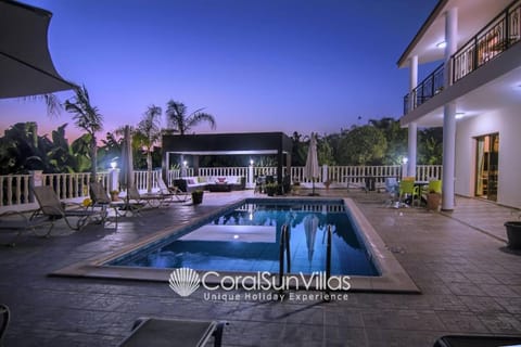 Impressive Villa Exclusive Sea Caves walk to taverns Sleeps 11 Ref 507 Villa in Peyia