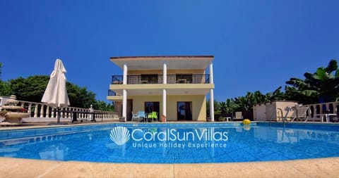 Impressive Villa Exclusive Sea Caves walk to taverns Sleeps 11 Ref 507 Villa in Peyia