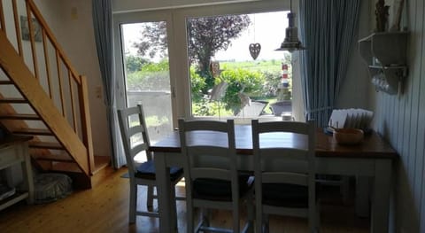 Kleine Scholle Vacation rental in Neuharlingersiel